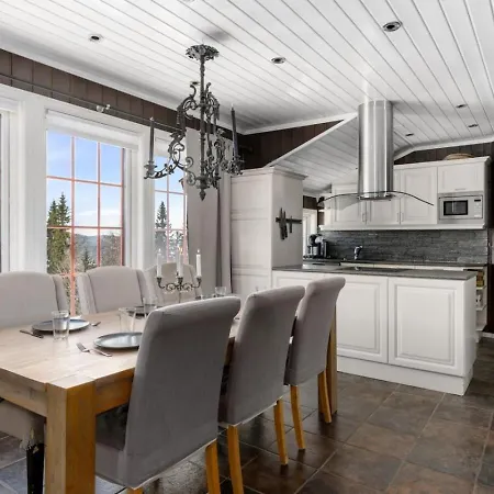Ski-In Out Apt, Fireplace And Views * Trysil